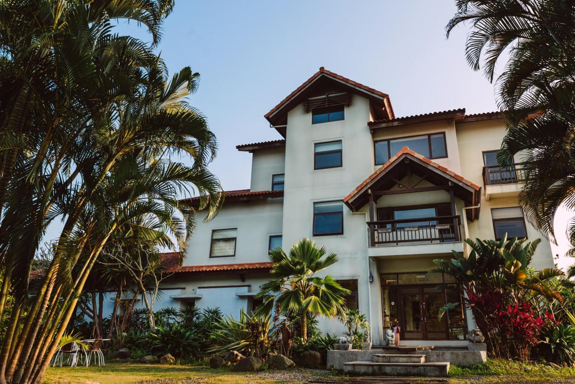 Palm Villa Guesthouse Nantou Exteriör bild