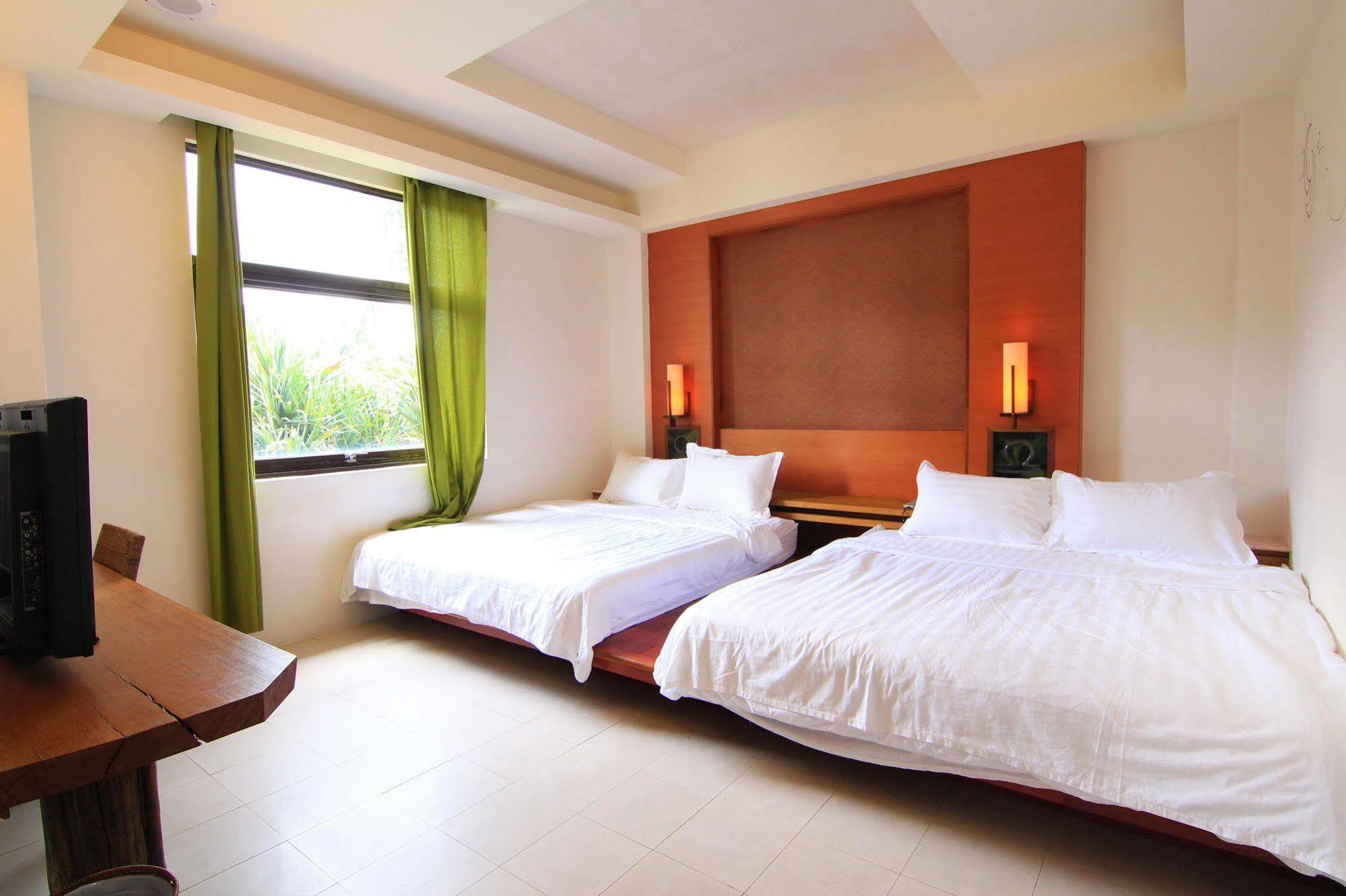 Palm Villa Guesthouse Nantou Exteriör bild