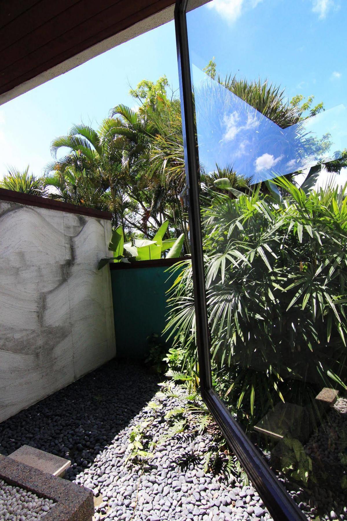 Palm Villa Guesthouse Nantou Exteriör bild
